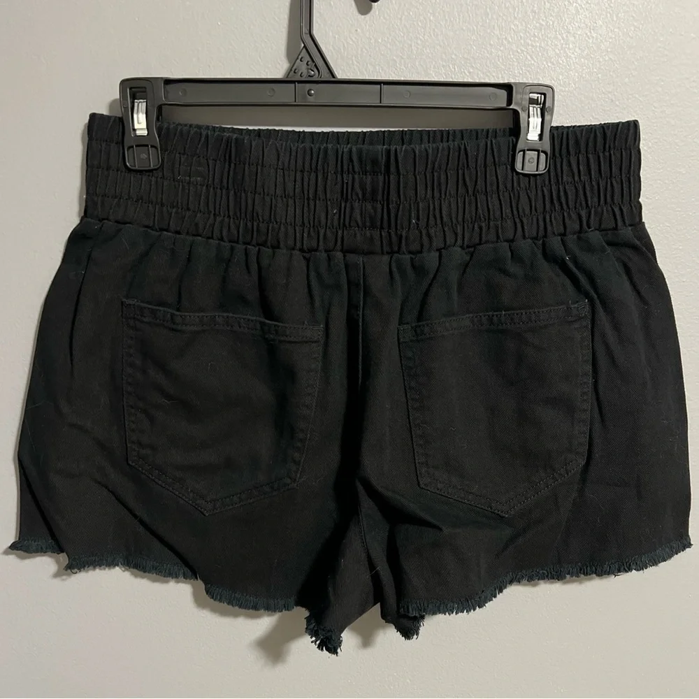 No Boundaries Jean Shorts - Picture 2 of 3